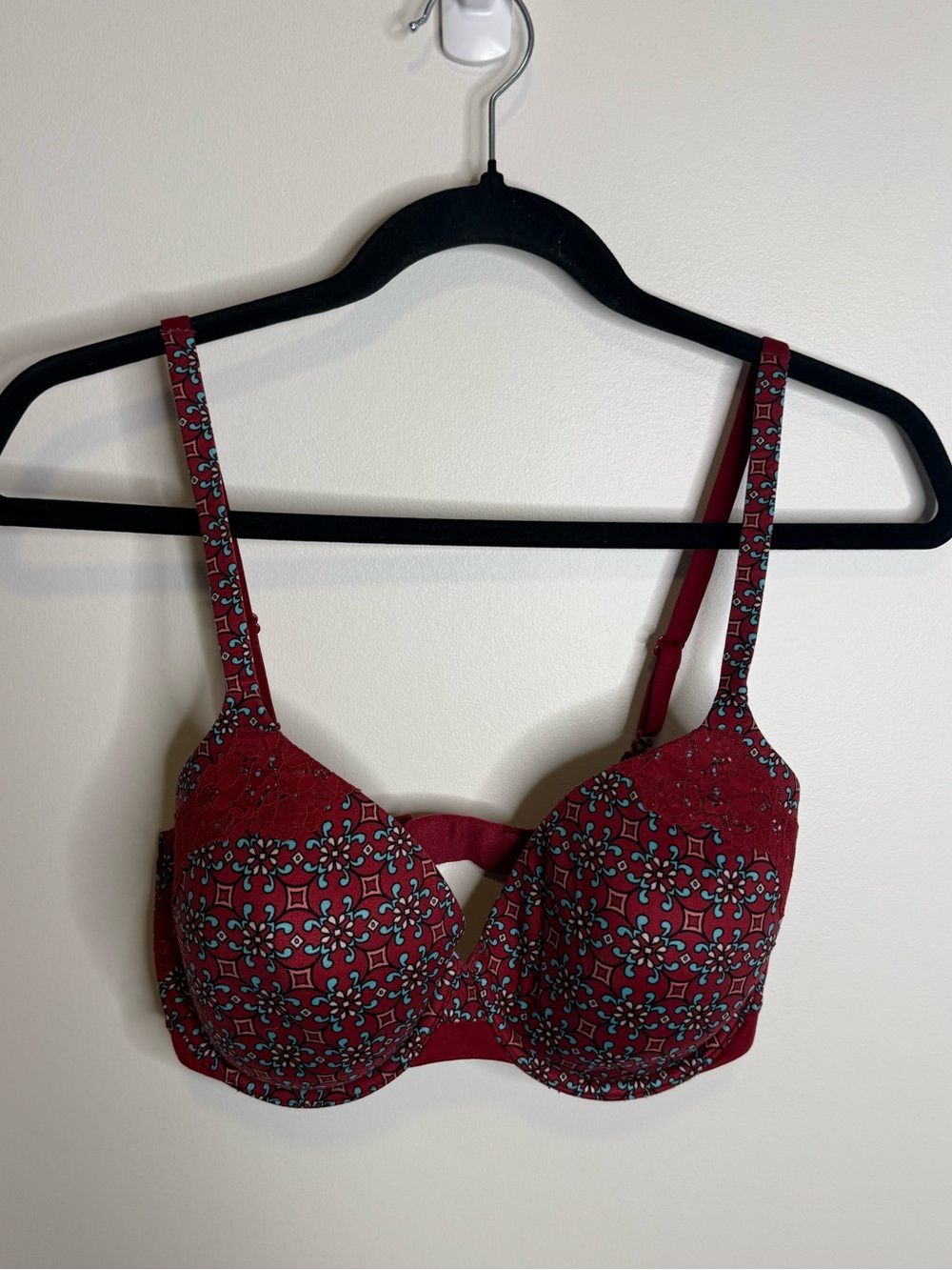 Body by Victoria's Secret Lined Perfect Coverage bra red blue size 32DDD